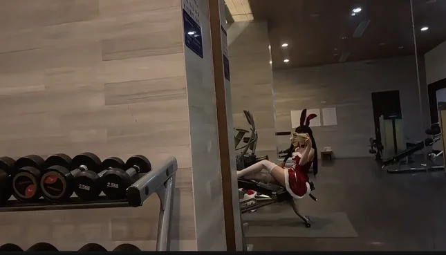 男生把QQ放进女生的QQ里在线